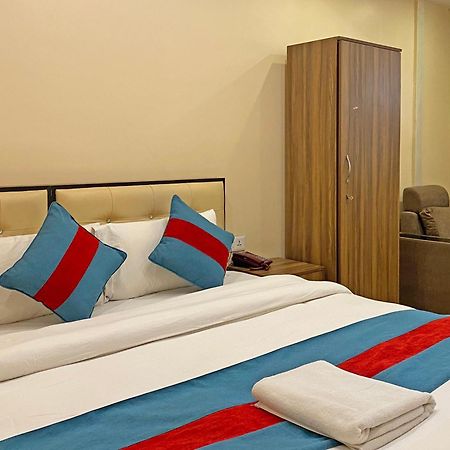 Hotel Airport Holiday Катманду Екстериор снимка