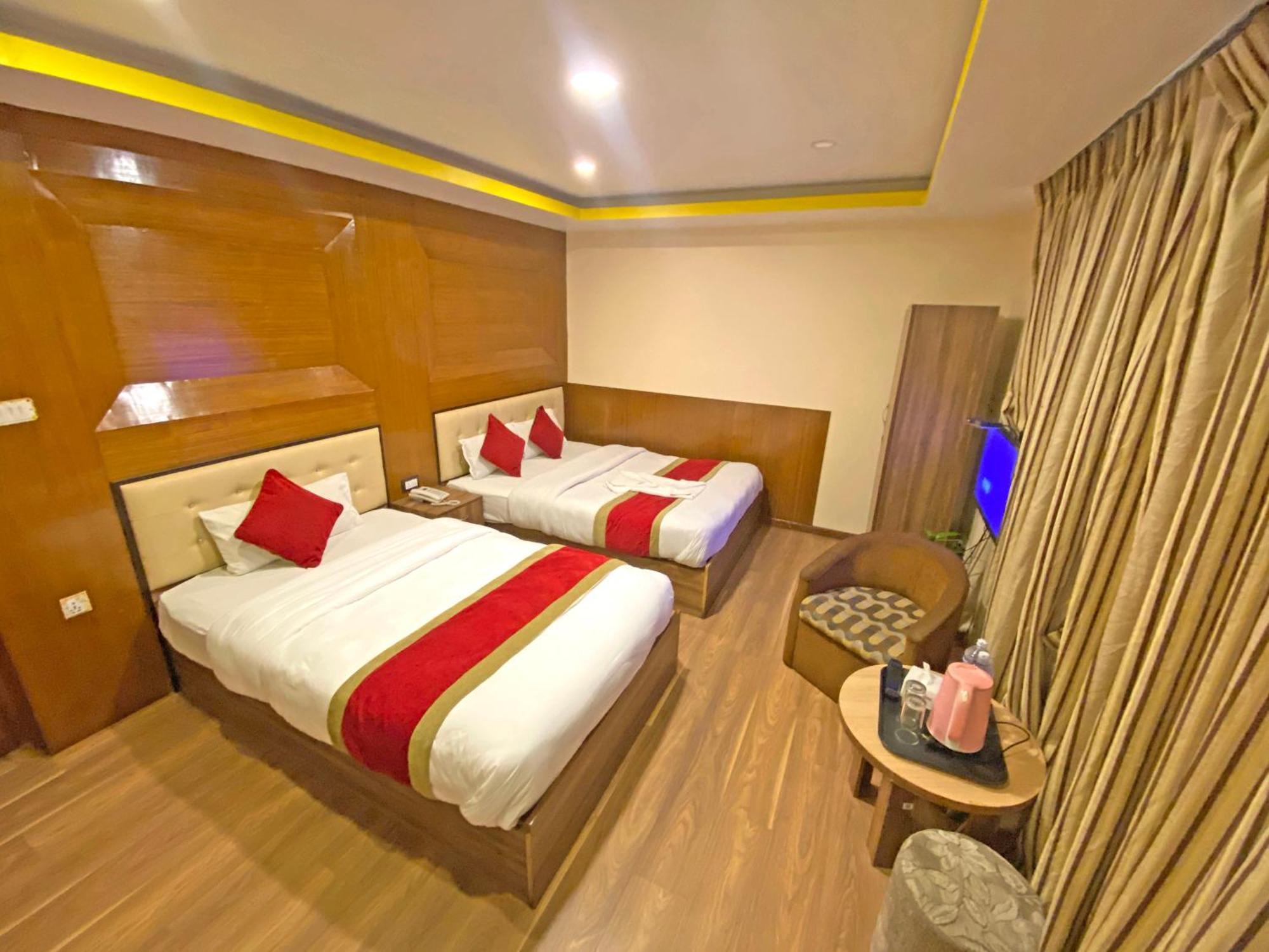 Hotel Airport Holiday Катманду Екстериор снимка
