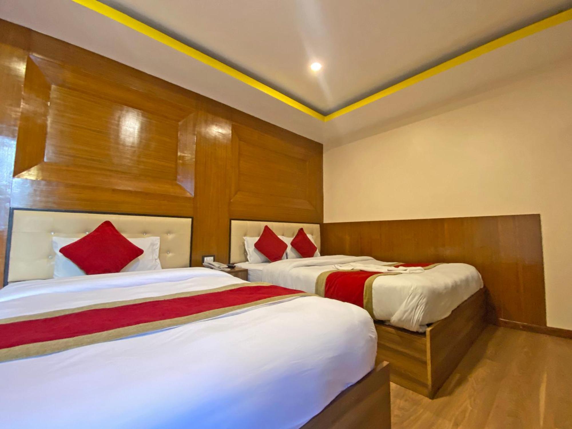 Hotel Airport Holiday Катманду Екстериор снимка