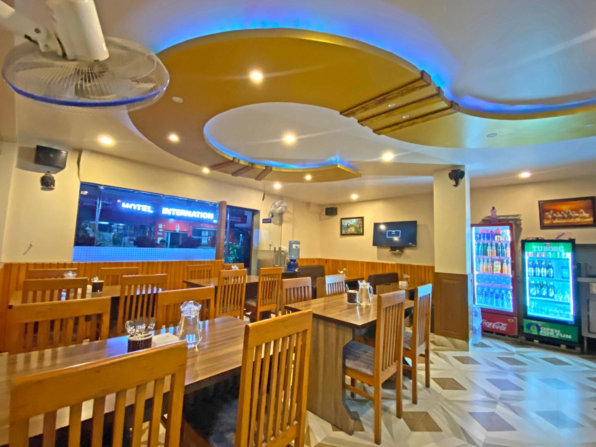 Hotel Airport Holiday Катманду Екстериор снимка