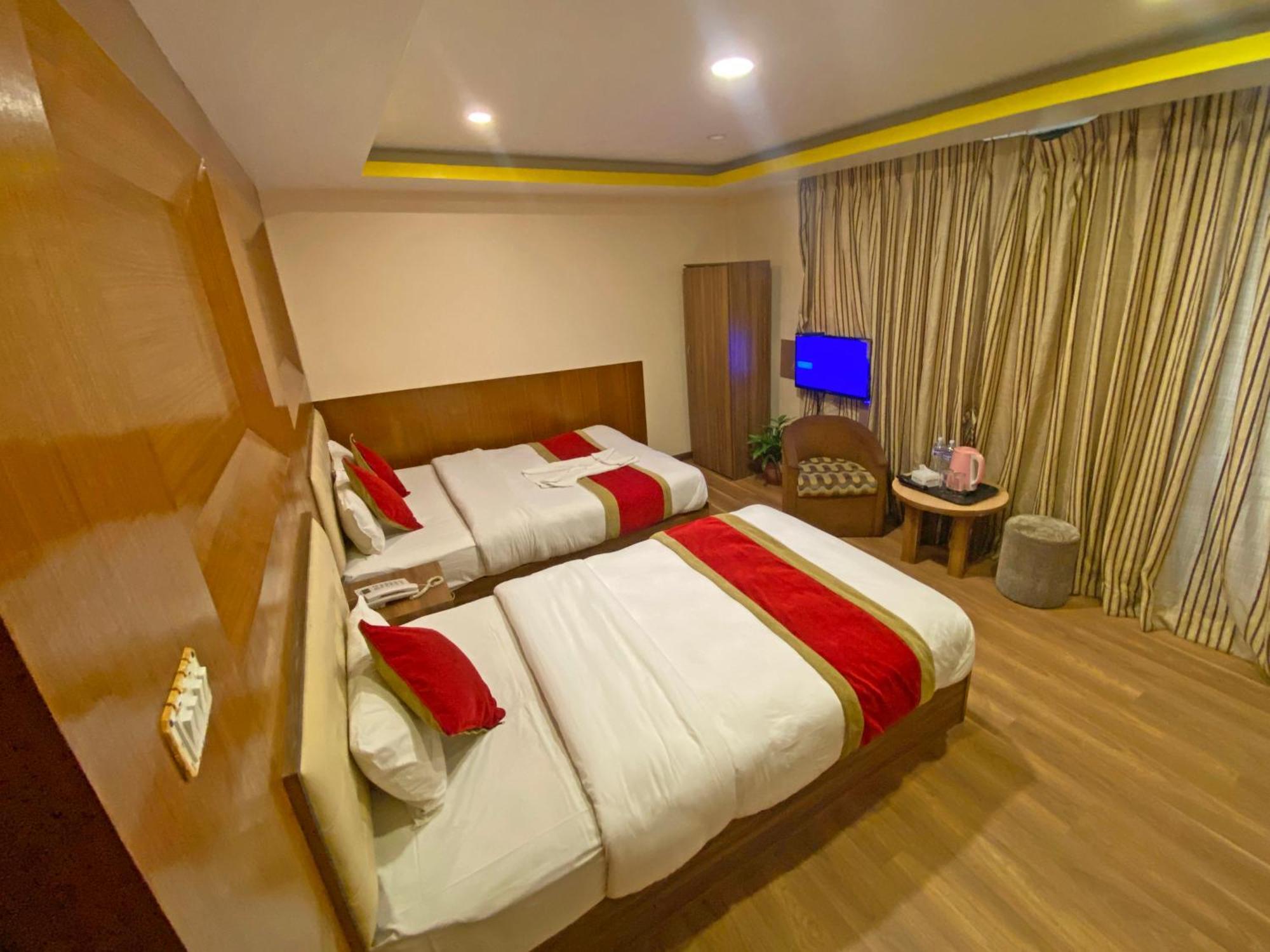 Hotel Airport Holiday Катманду Екстериор снимка
