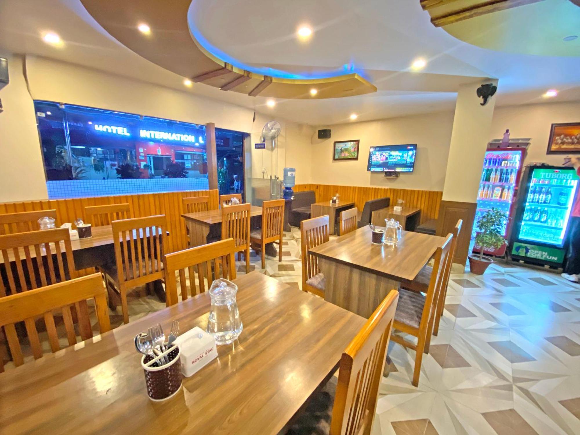 Hotel Airport Holiday Катманду Екстериор снимка