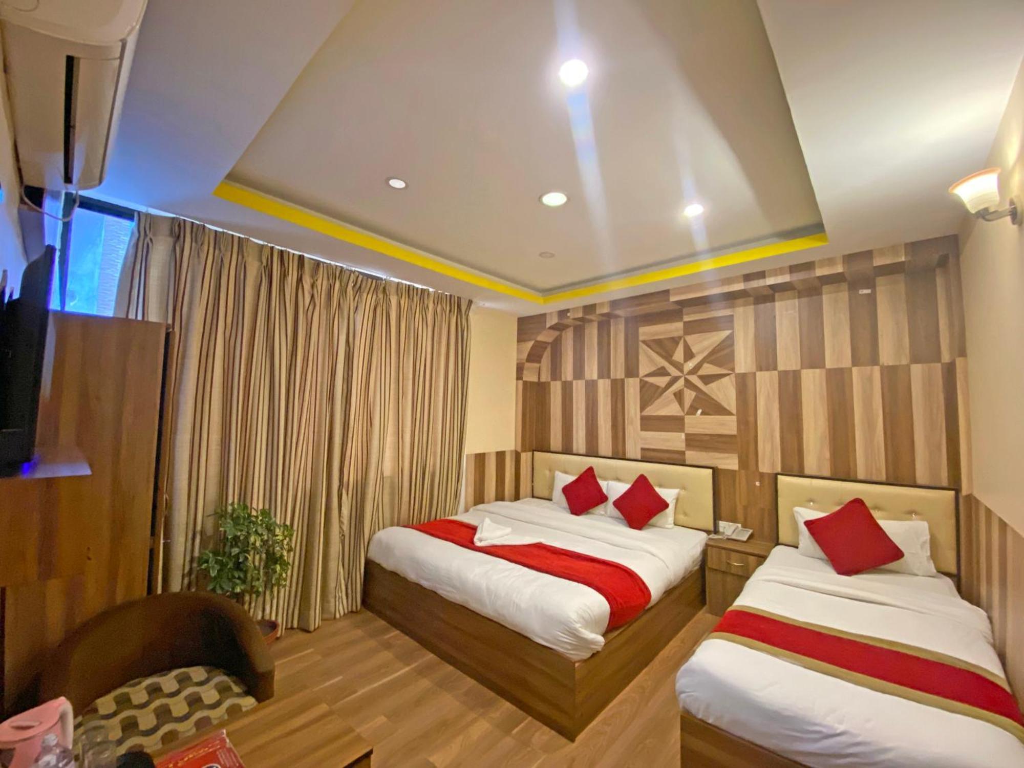 Hotel Airport Holiday Катманду Екстериор снимка