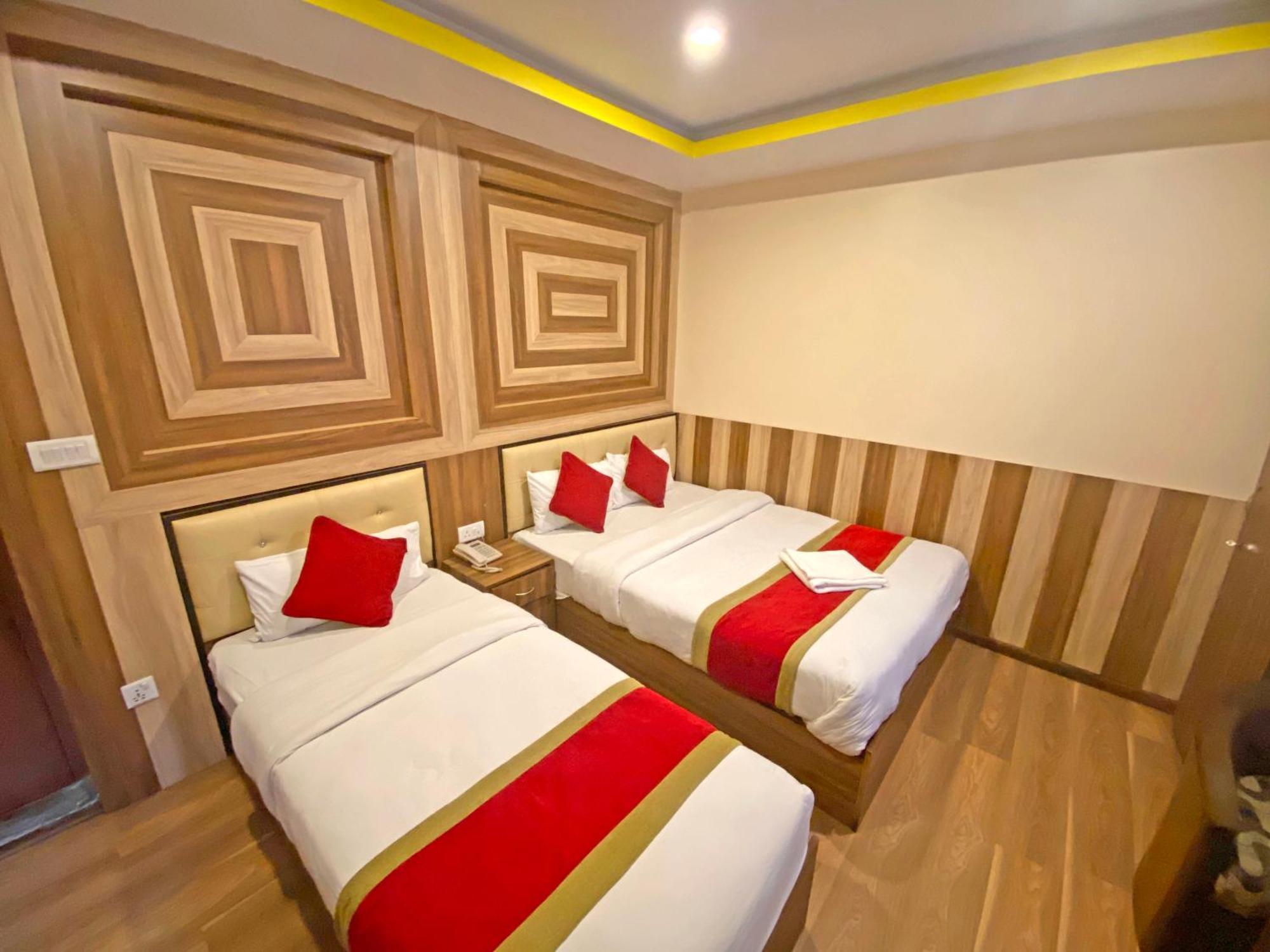 Hotel Airport Holiday Катманду Екстериор снимка