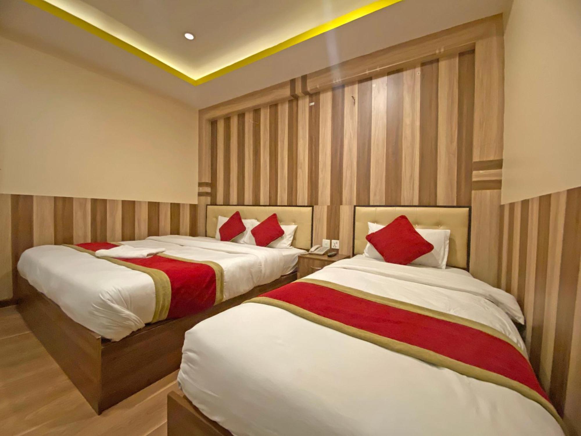 Hotel Airport Holiday Катманду Екстериор снимка